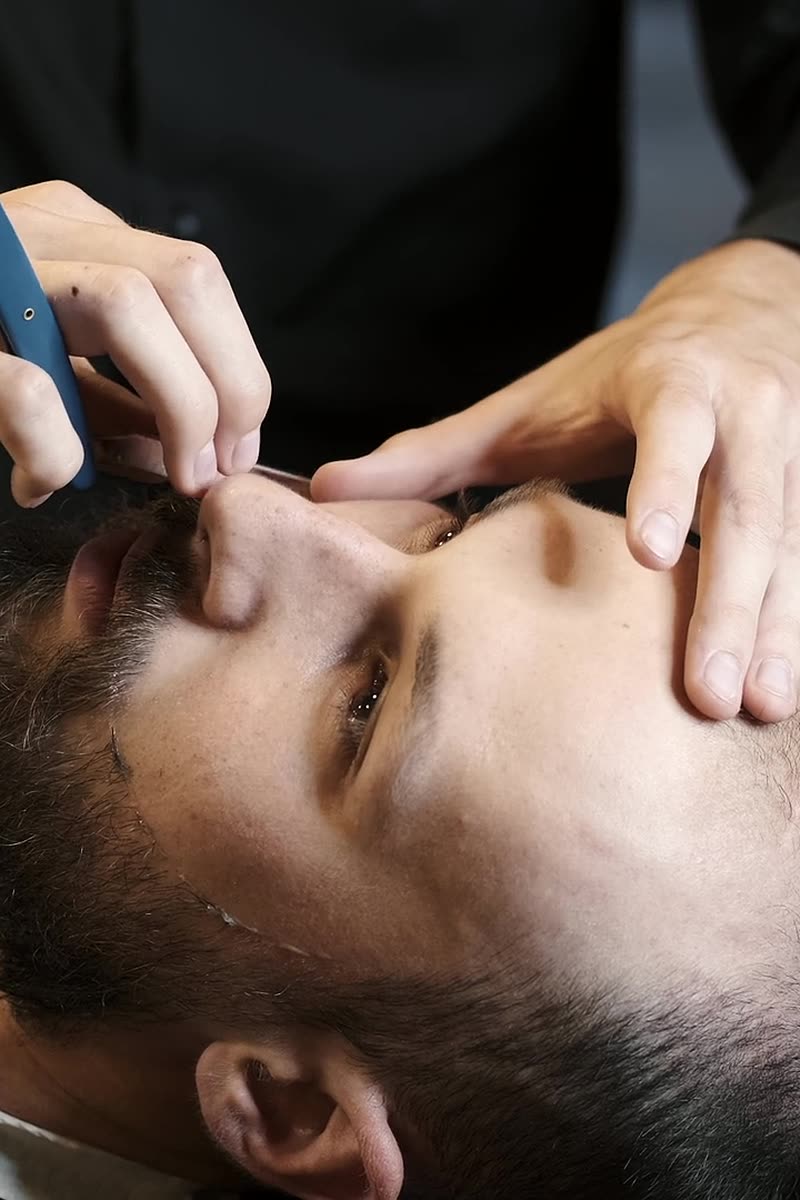 Skægtrimning med barberkniv